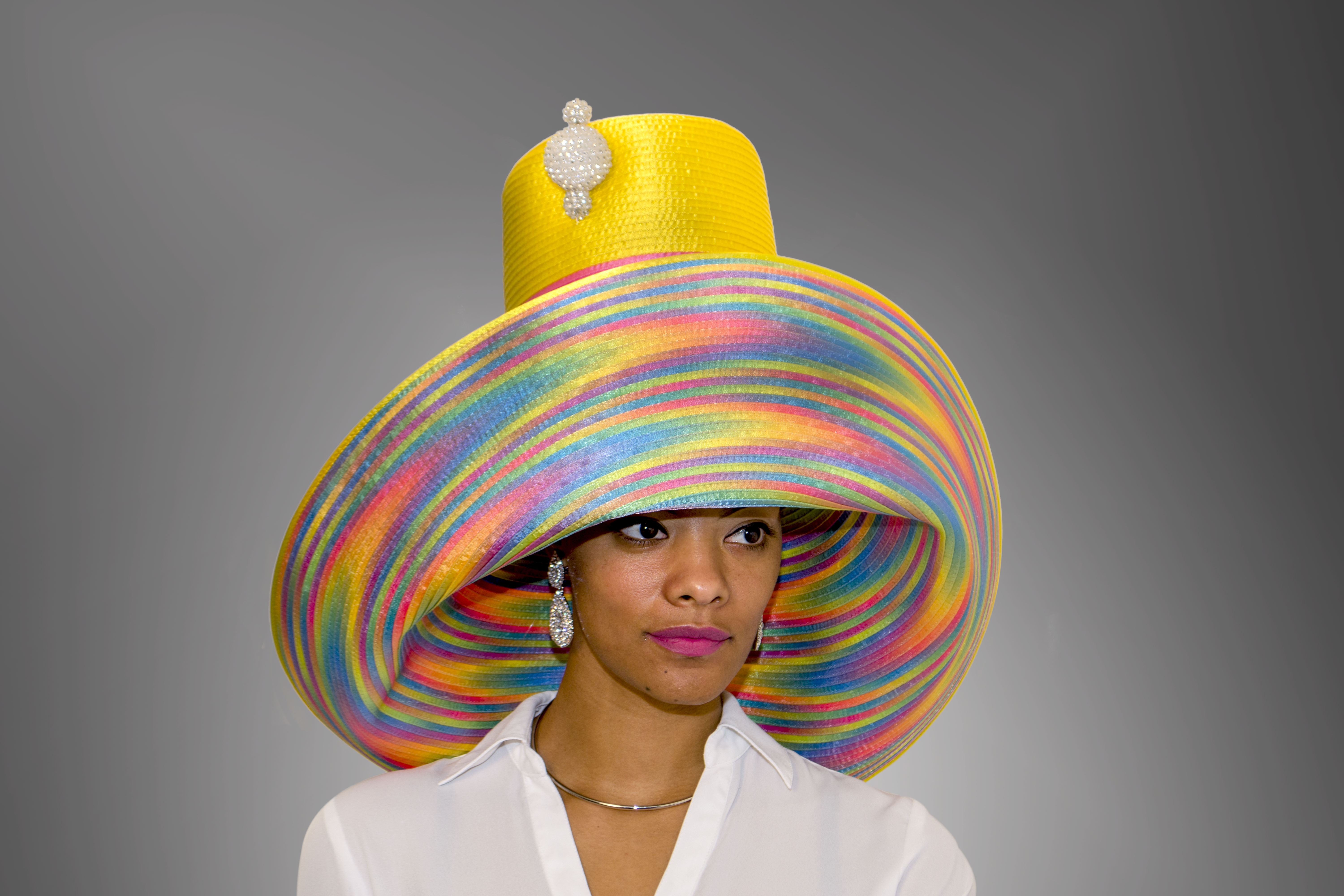 Оригинальная шляпа. Philip Treacy шляпы. Креативные шляпки. Разноцветные шляпы. Креативные женские шляпы.